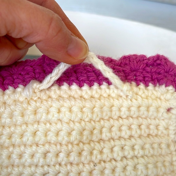 Vintage Crocheted Bathroom Set Pink Flowers Cottagecore Grannycore - Picture 5 of 9